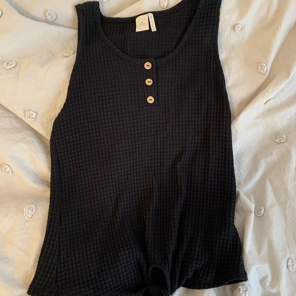 Dark grey textured tank